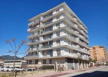 Facciata - Trilocale via Don Giovanni Bosco, Vallecrosia - foto 1