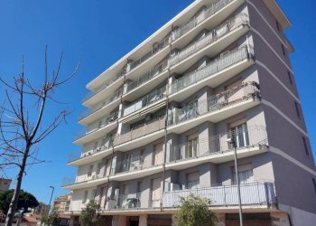 Facciata - Trilocale via Don Giovanni Bosco, Vallecrosia - foto 2