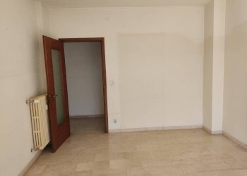 Soggiorno - Trilocale via Don Giovanni Bosco, Vallecrosia - foto 12