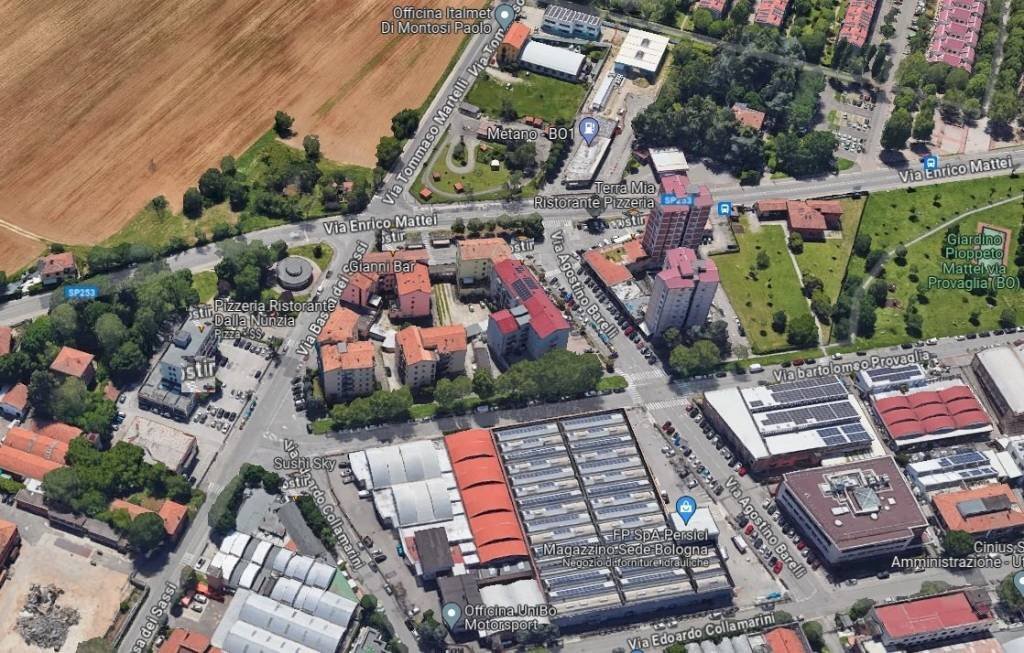 Facciata - Negozio via Enrico Mattei, 26, Bologna (zona San Vitale) - foto 3