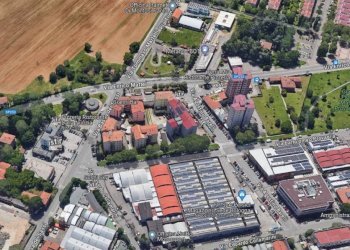 Facciata - Negozio via Enrico Mattei, 26, Bologna (zona San Vitale) - foto 3