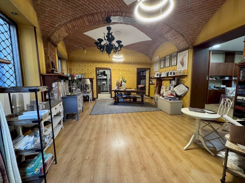 Ingresso - Shop via Guglielmo Marconi, 5, Biella - photo 3