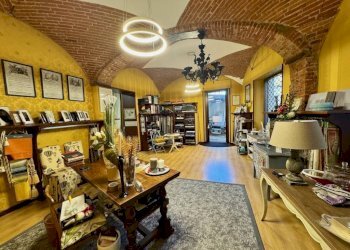 Salone - Shop via Guglielmo Marconi, 5, Biella - photo 4