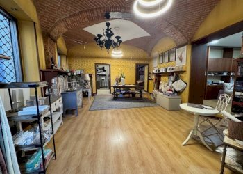 Ingresso - Shop via Guglielmo Marconi, 5, Biella - photo 3