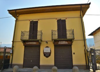 img_2674 - Negozio viale De Amicis, 29, Luserna San Giovanni - foto 1