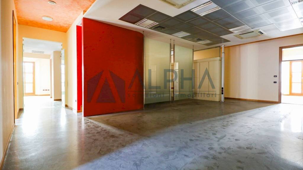 Interno non residenziale - Shop via Giuseppe Miller, Forlì - photo 1