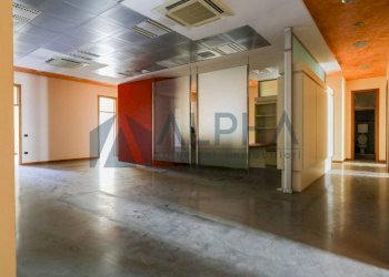 Interno non residenziale - Shop via Giuseppe Miller, Forlì - photo 12