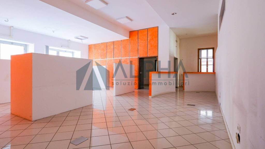 Interno non residenziale - Shop via Giuseppe Miller, Forlì - photo 1