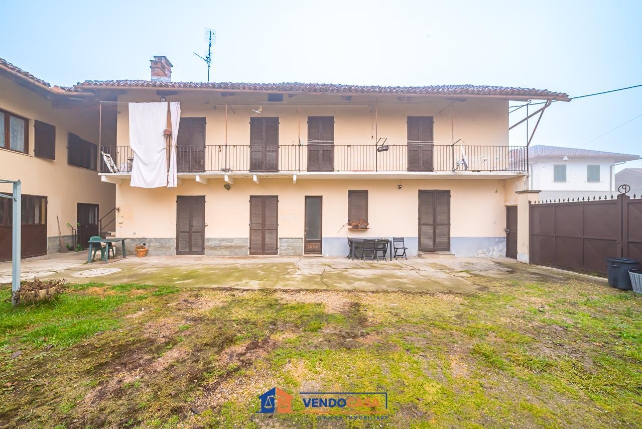 Independent house Polonghera - photo 1