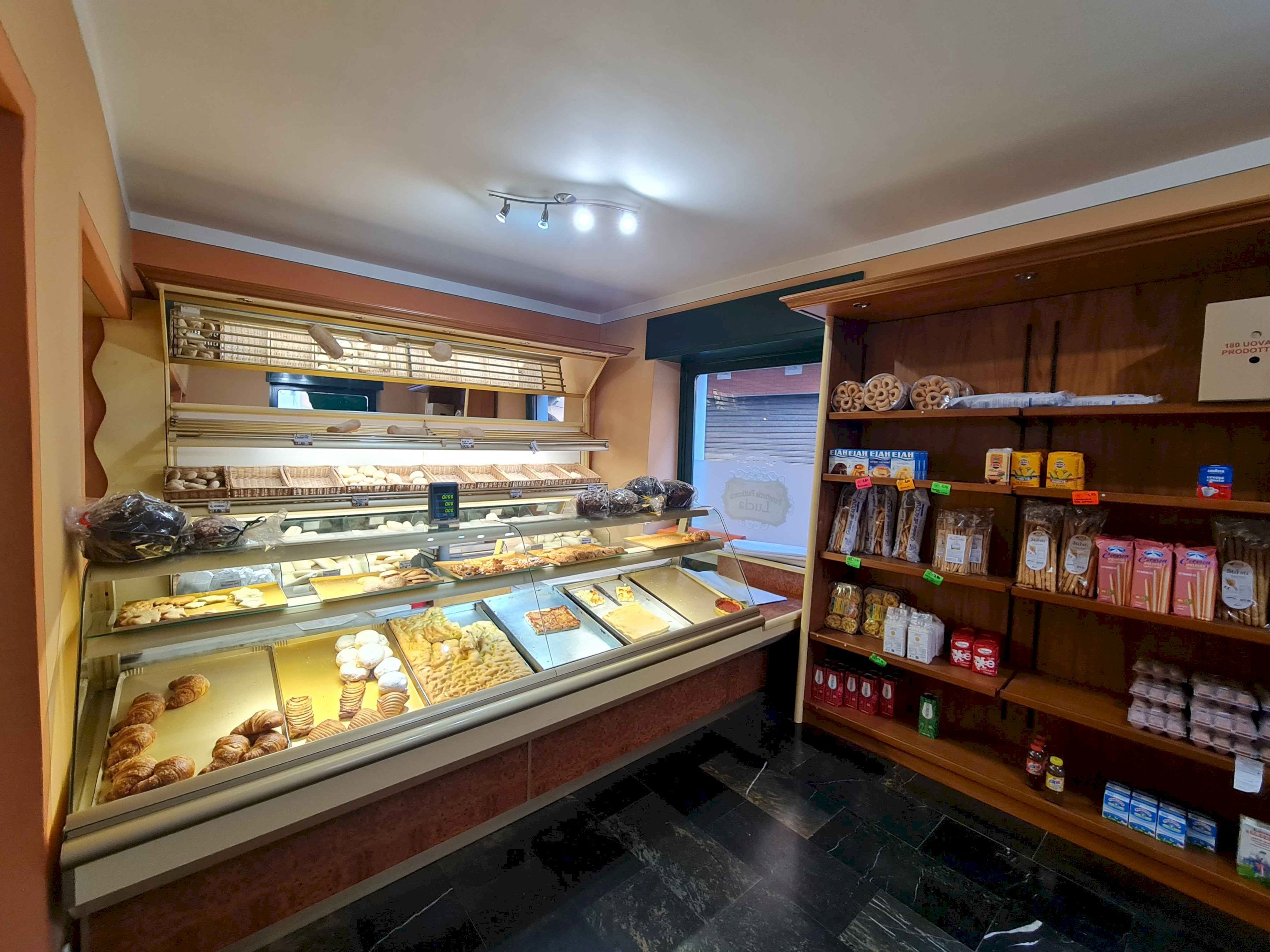 interno - Locale Commerciale piazza Galileo Ferraris, Livorno Ferraris - foto 2