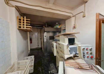 interno - Locale Commerciale piazza Galileo Ferraris, Livorno Ferraris - foto 7