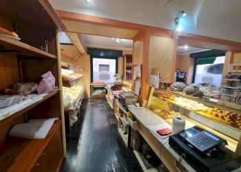 interno - Locale Commerciale piazza Galileo Ferraris, Livorno Ferraris - foto 3