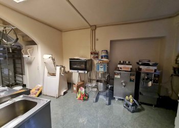 interno - Locale Commerciale piazza Galileo Ferraris, Livorno Ferraris - foto 6