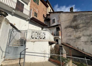 Casa semi indipendente Via luigi Capitolo, Viarigi - foto 1