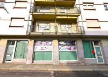 Facciata - Negozio via Ettore Rosa, 12, Cuneo (zona Donatello) - foto 2