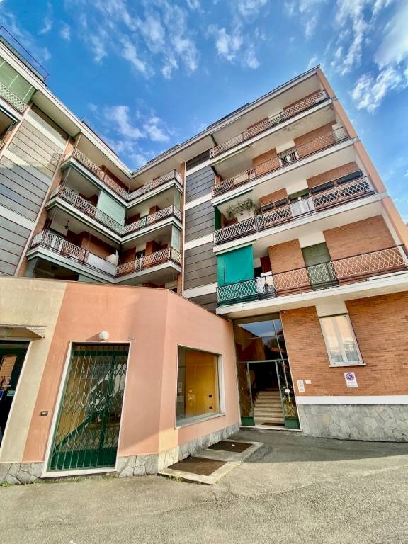 Facciata - Shop via Ivrea, 39, Biella - photo 3