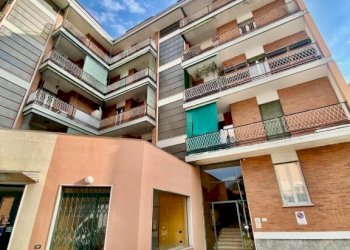 Facciata - Shop via Ivrea, 39, Biella - photo 3