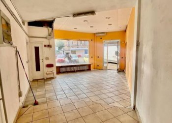 Salone - Shop via Ivrea, 39, Biella - photo 6