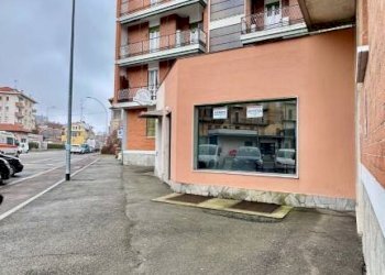 Facciata - Shop via Ivrea, 39, Biella - photo 15