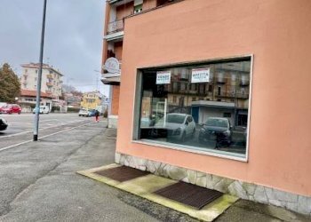 Facciata - Shop via Ivrea, 39, Biella - photo 16