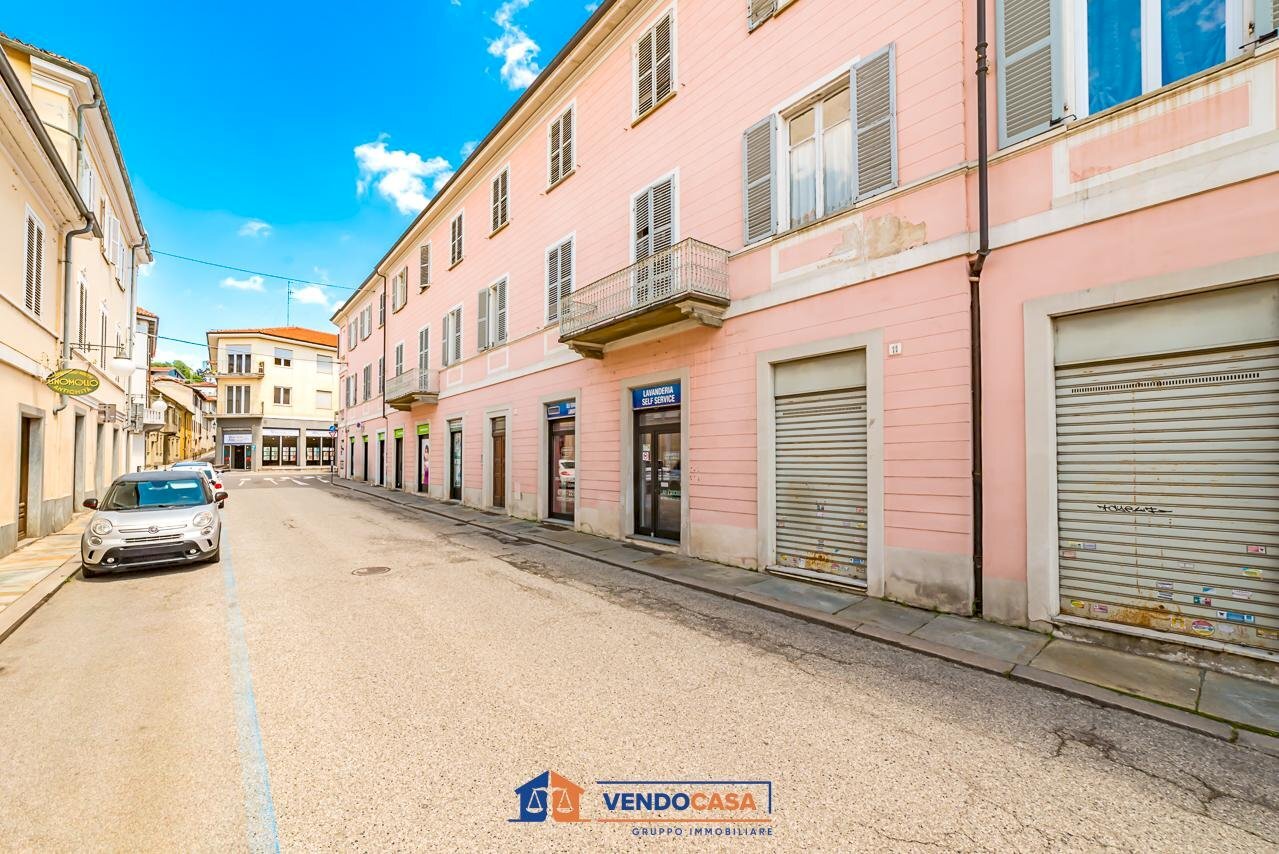 Commercial Premises Bra - photo 3