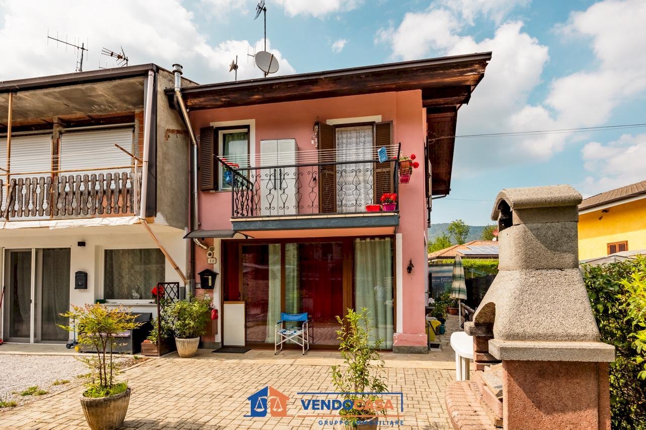 Casa indipendente Roccasparvera - foto 1