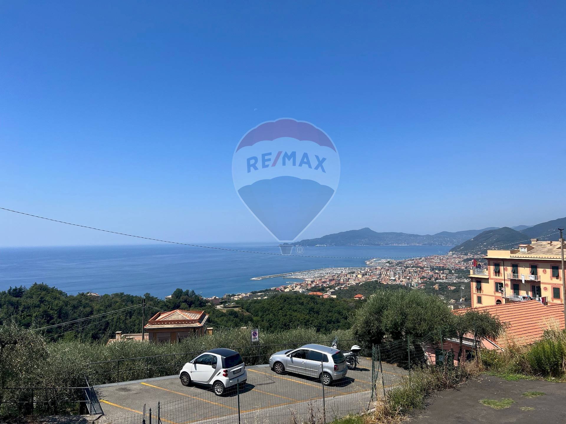 Villa Via per Santa Giulia, 98 
 San Giulia Centaura, Lavagna - photo 1