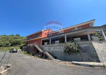 Albergo - Struttura ricettiva Via per Santa Giulia, 98
Lavagna, Lavagna - foto 6