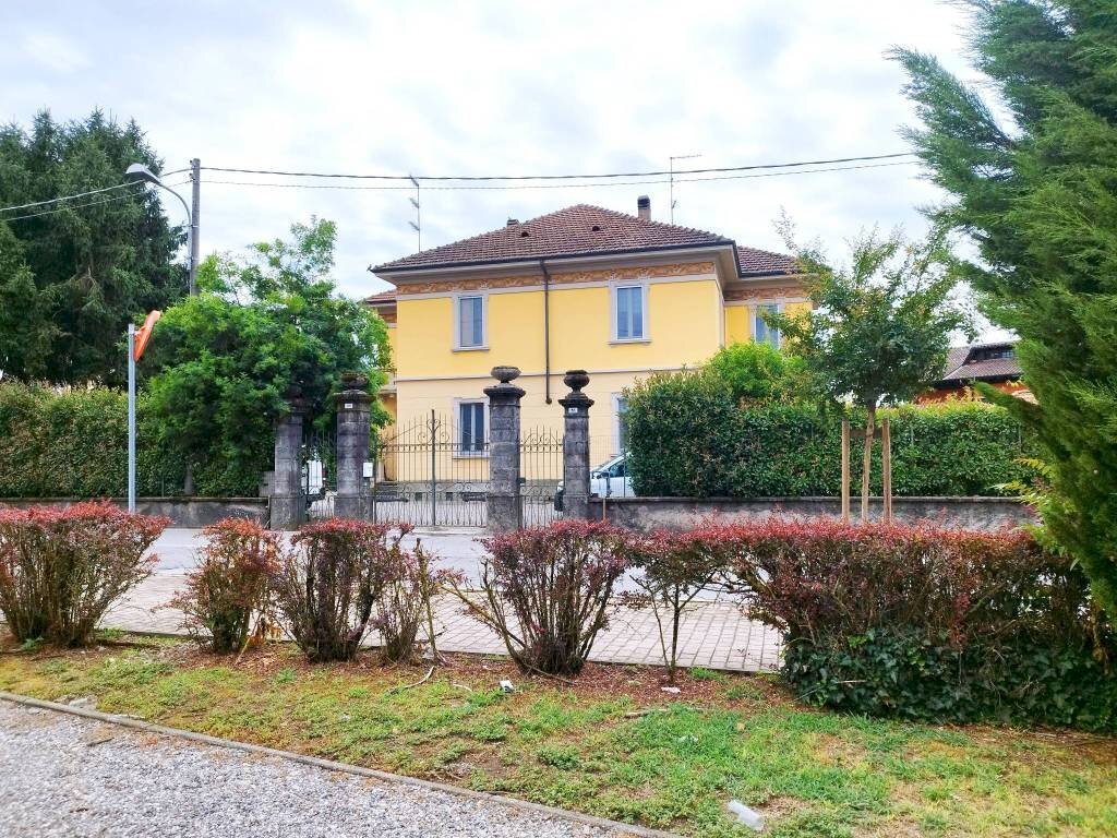 Giardino - Villa viale Armando Diaz, Castelletto Sopra Ticino - photo 1