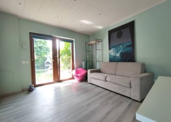 Salone - Villa viale Armando Diaz, Castelletto Sopra Ticino - foto 22