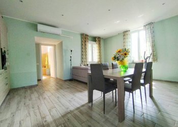 Salone - Villa viale Armando Diaz, Castelletto Sopra Ticino - foto 32