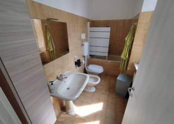 Bagno - Villa viale Armando Diaz, Castelletto Sopra Ticino - foto 36