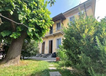 Giardino - Villa viale Armando Diaz, Castelletto Sopra Ticino - foto 9
