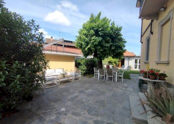 Cortile interno - Villa viale Armando Diaz, Castelletto Sopra Ticino - foto 12