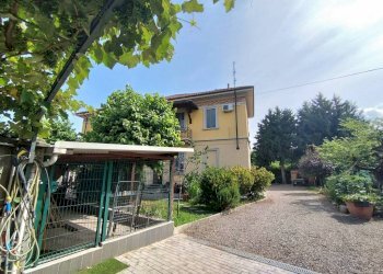 Zona - Villa viale Armando Diaz, Castelletto Sopra Ticino - foto 16