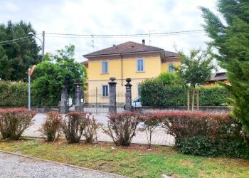 Giardino - Villa viale Armando Diaz, Castelletto Sopra Ticino - foto 1