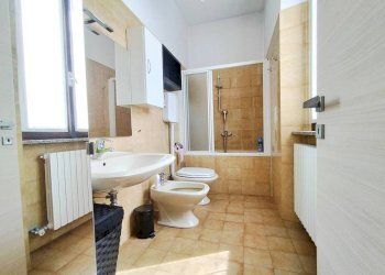 Bagno - Villa viale Armando Diaz, Castelletto Sopra Ticino - foto 46