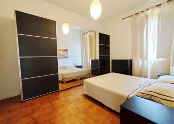 Camera da letto - Villa viale Armando Diaz, Castelletto Sopra Ticino - foto 49