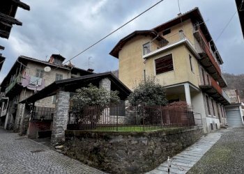 Facciata - Villa a Schiera via Giuseppe Garibaldi, 47, Sagliano Micca - foto 1