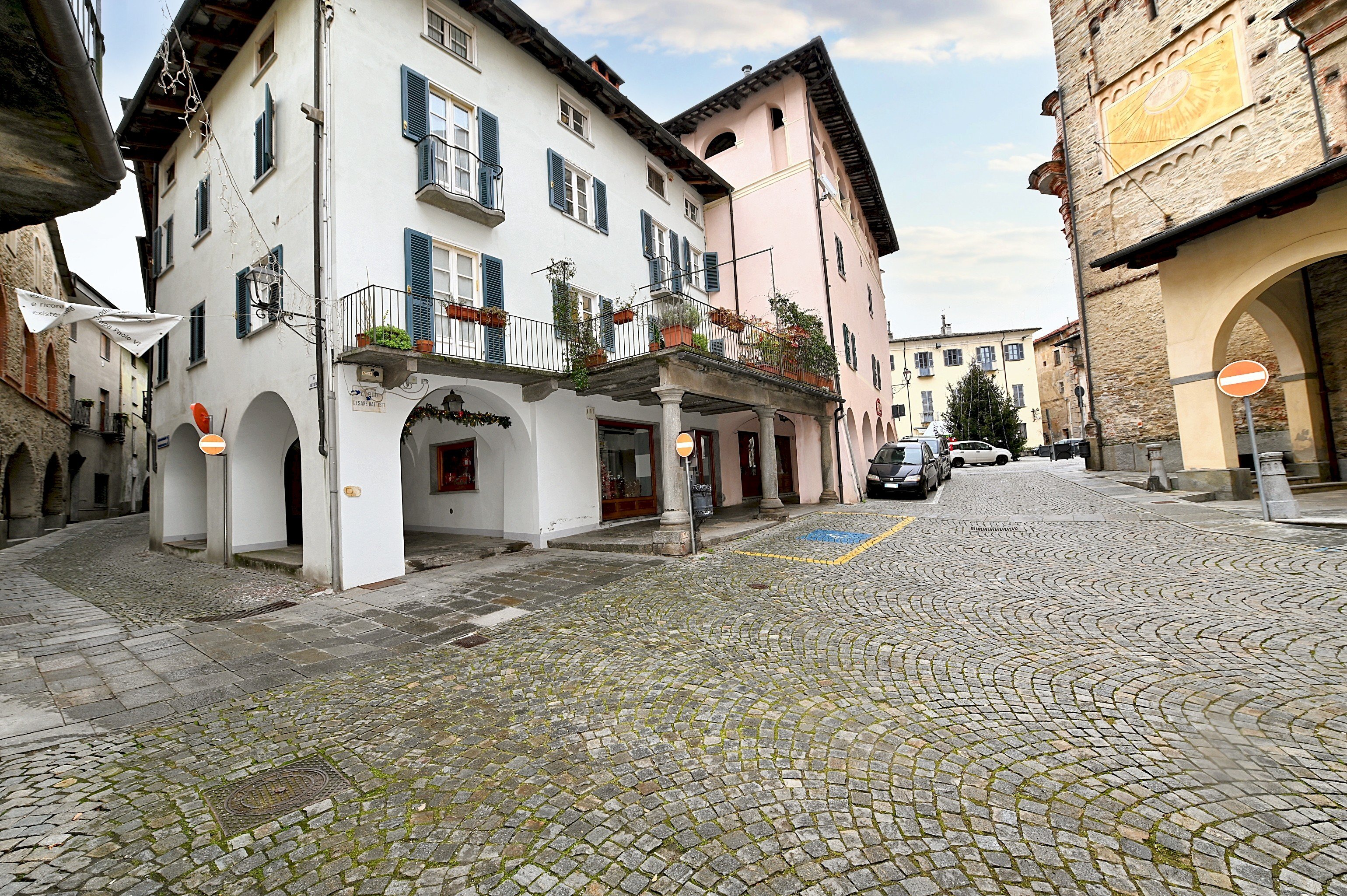 facciata - Locale Commerciale Largo Cesare Battisti, 4, Barge - foto 1