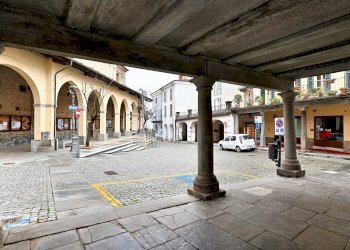 vista strada  - Locale Commerciale Largo Cesare Battisti, 4, Barge - foto 10