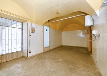 interno locale - Locale Commerciale Largo Cesare Battisti, 4, Barge - foto 13