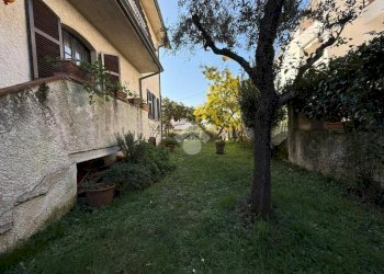Semi-detached house Via Ghigliolo Basso, Sarzana - photo 12