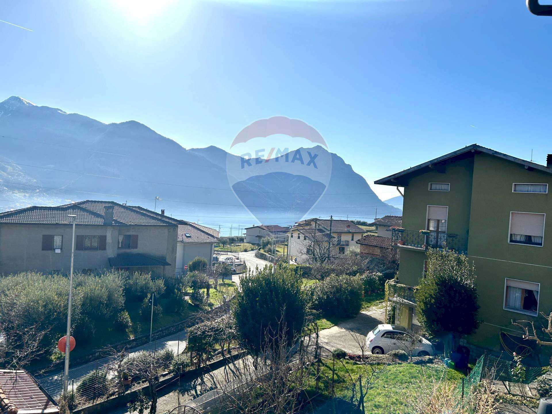 Three-room apartment Costa Volpino - photo 3