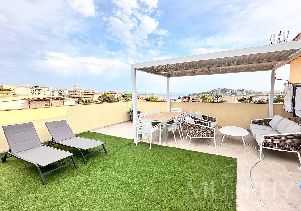 Three-room apartment Via Cala Chiesa, La Maddalena - photo 1