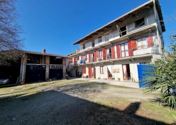 Semi-detached house Mercenasco - photo 1