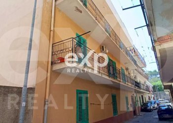 Four-room apartment Via Oglio Vecchio, Messina - photo 1