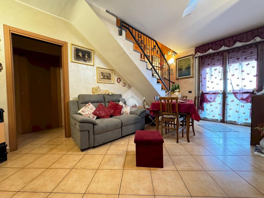 Three-room apartment Via Goffredo Mameli, Cameri - photo 2