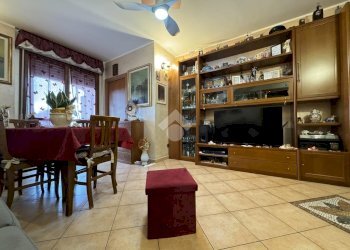 Trilocale Via Goffredo Mameli, Cameri - foto 1