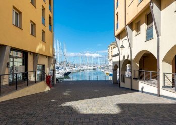 Locale Commerciale Via Luigi Cibrario, Genova (zona Sestri Ponente) - foto 23